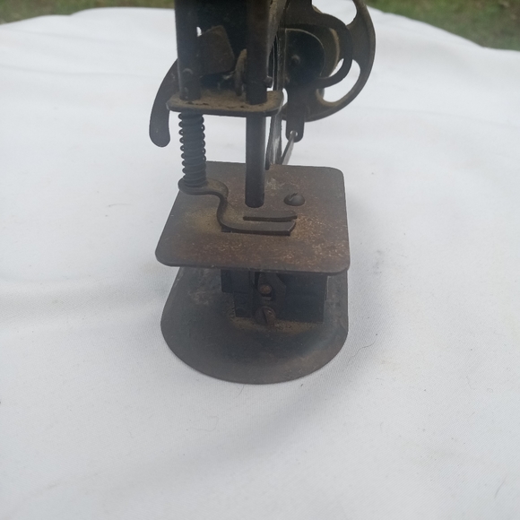 Antique Child Sewing Machine - Picture 8 of 9